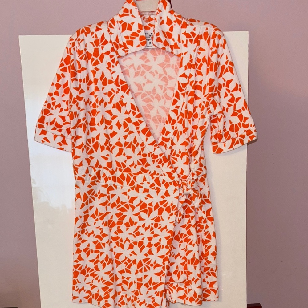 GAP Kids by DF ❤️ Orange and White Patterned shirt romper.